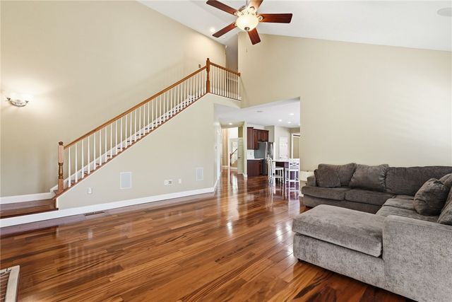 125 Blue Heron Dr, Pine Twp, PA 15090