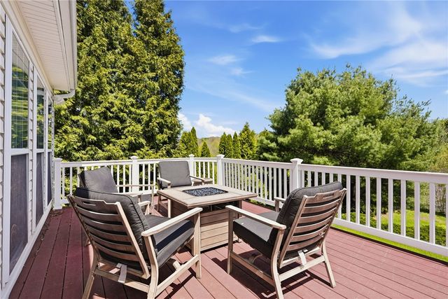 125 Blue Heron Dr, Pine Twp, PA 15090