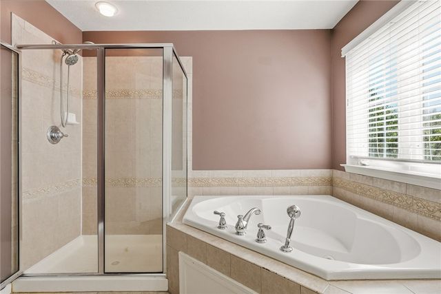 125 Blue Heron Dr, Pine Twp, PA 15090