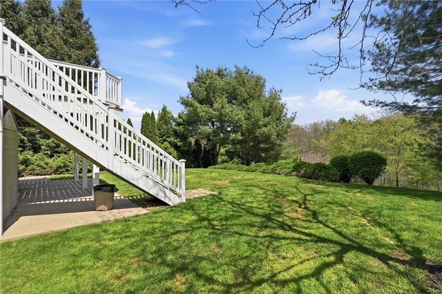 125 Blue Heron Dr, Pine Twp, PA 15090