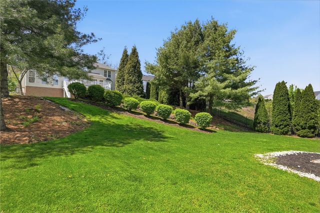 125 Blue Heron Dr, Pine Twp, PA 15090