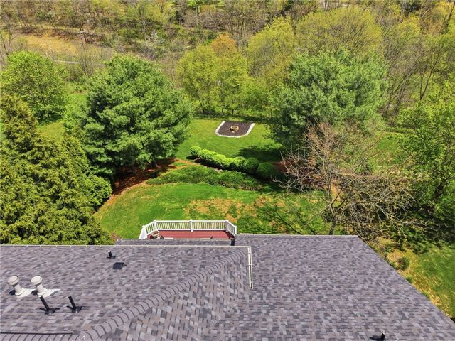 125 Blue Heron Dr, Pine Twp, PA 15090