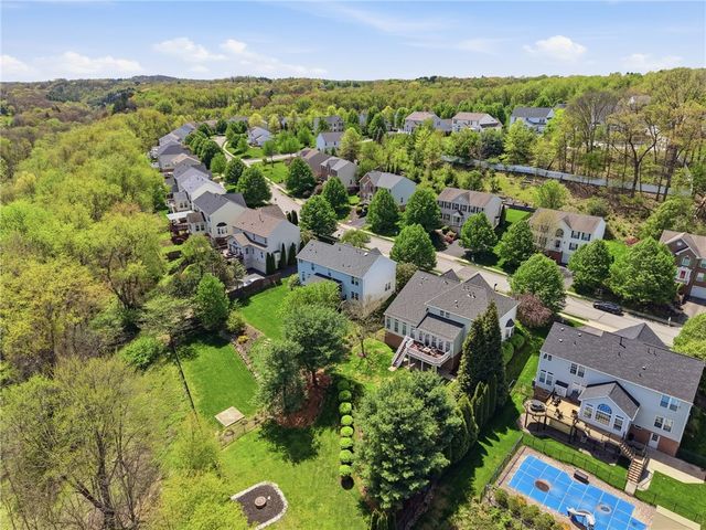 125 Blue Heron Dr, Pine Twp, PA 15090