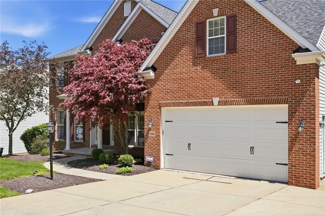 125 Blue Heron Dr, Pine Twp, PA 15090