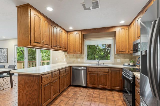 8753 Walton Oaks Drive, Bloomington, MN 55438