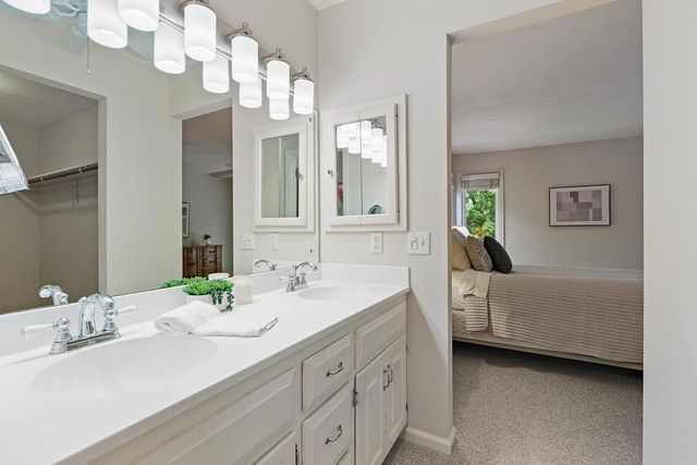 8753 Walton Oaks Drive, Bloomington, MN 55438