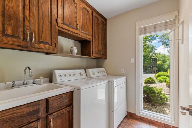 8753 Walton Oaks Drive, Bloomington, MN 55438