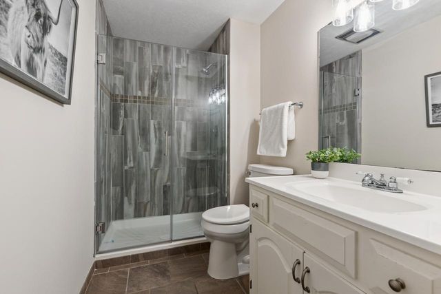 8753 Walton Oaks Drive, Bloomington, MN 55438