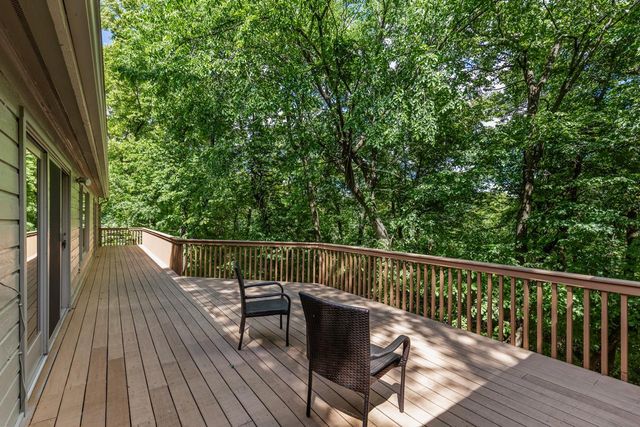 8753 Walton Oaks Drive, Bloomington, MN 55438
