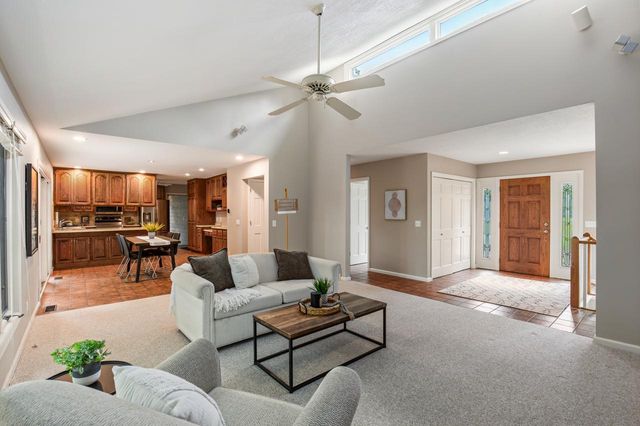 8753 Walton Oaks Drive, Bloomington, MN 55438