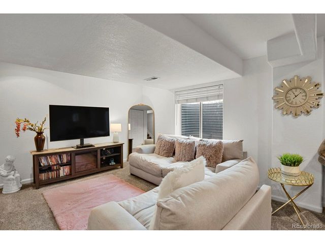 8284 W Quarto Ave, Littleton, CO 80128