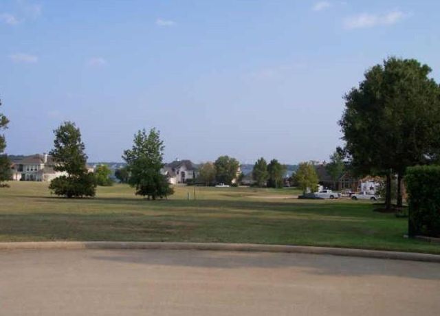 203 Sunnyvale E, Montgomery, TX 77356