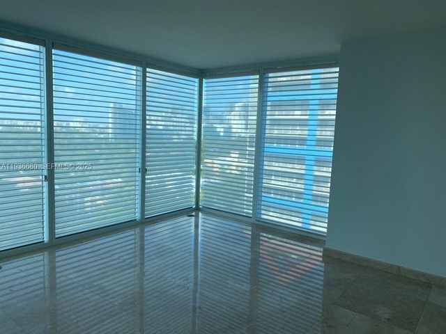 2101 Brickell Ave 1001, Miami, FL 33129