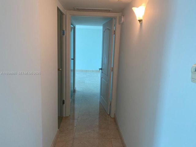 2101 Brickell Ave 1001, Miami, FL 33129