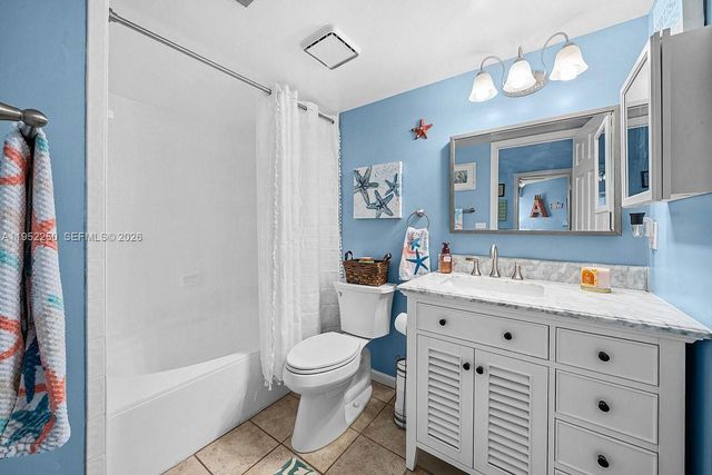 11625 Winchester Dr B, Palm Beach Gardens, FL 33410