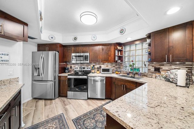 11625 Winchester Dr B, Palm Beach Gardens, FL 33410