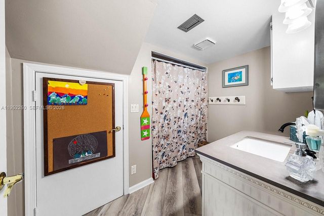 11625 Winchester Dr B, Palm Beach Gardens, FL 33410