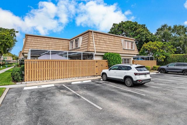 11625 Winchester Dr B, Palm Beach Gardens, FL 33410