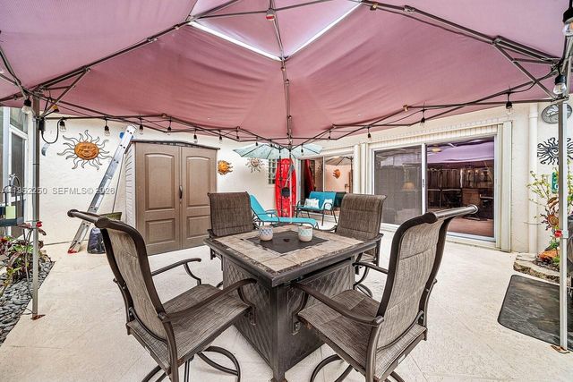 11625 Winchester Dr B, Palm Beach Gardens, FL 33410