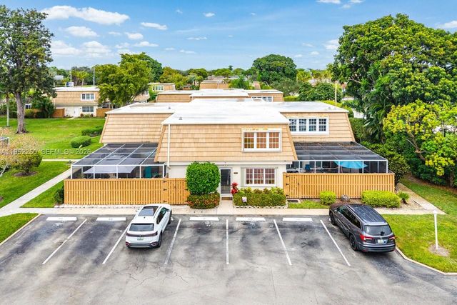 11625 Winchester Dr B, Palm Beach Gardens, FL 33410