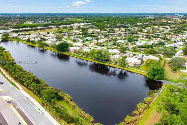 11625 Winchester Dr B, Palm Beach Gardens, FL 33410