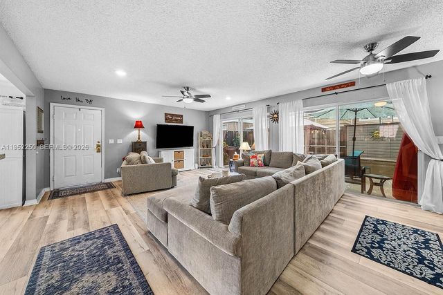 11625 Winchester Dr B, Palm Beach Gardens, FL 33410