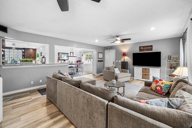 11625 Winchester Dr B, Palm Beach Gardens, FL 33410