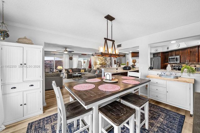 11625 Winchester Dr B, Palm Beach Gardens, FL 33410