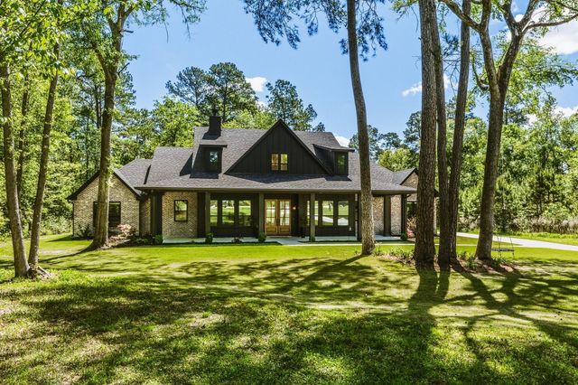 157 Wagon Pass Drive, Huntsville, TX 77340