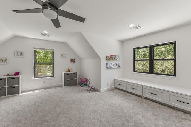 157 Wagon Pass Drive, Huntsville, TX 77340