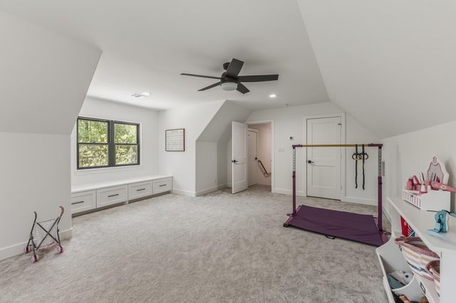 157 Wagon Pass Drive, Huntsville, TX 77340