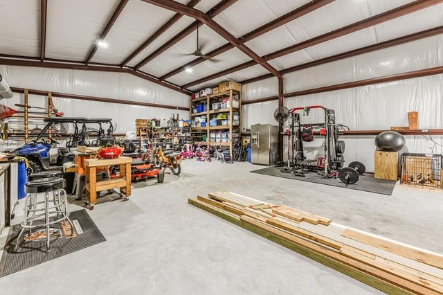 157 Wagon Pass Drive, Huntsville, TX 77340