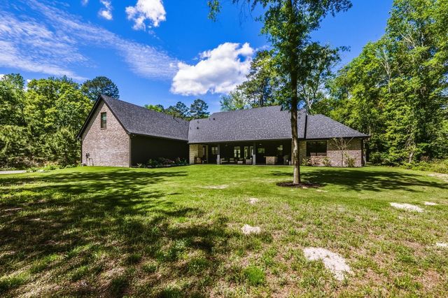 157 Wagon Pass Drive, Huntsville, TX 77340