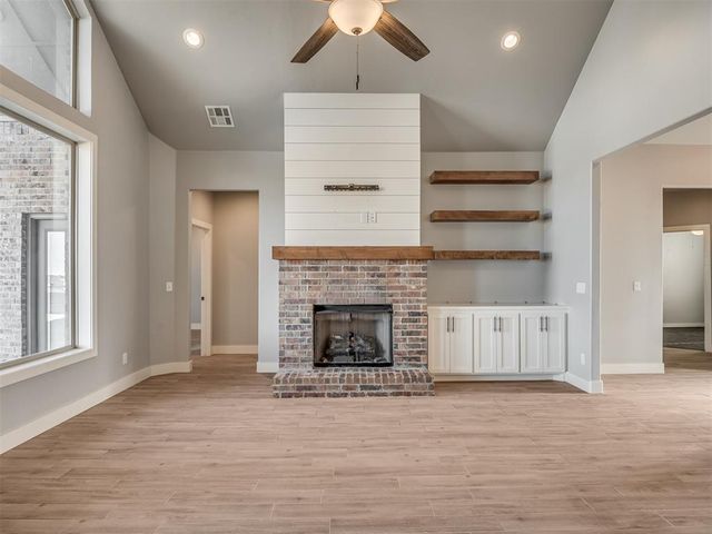 16277 Silver Spring Drive, Choctaw, OK 73020