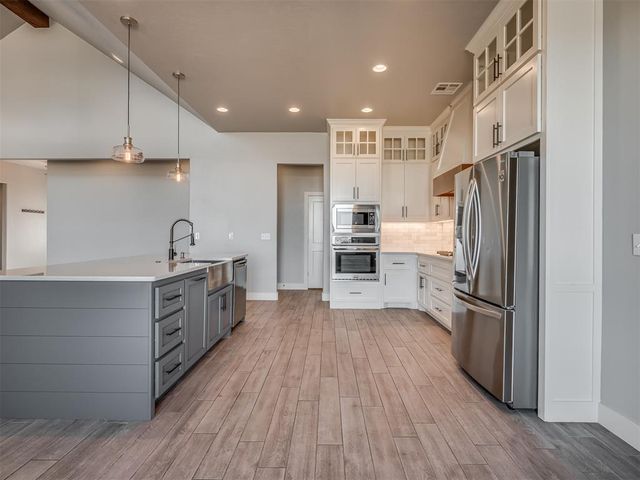 16277 Silver Spring Drive, Choctaw, OK 73020