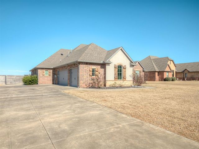 16277 Silver Spring Drive, Choctaw, OK 73020