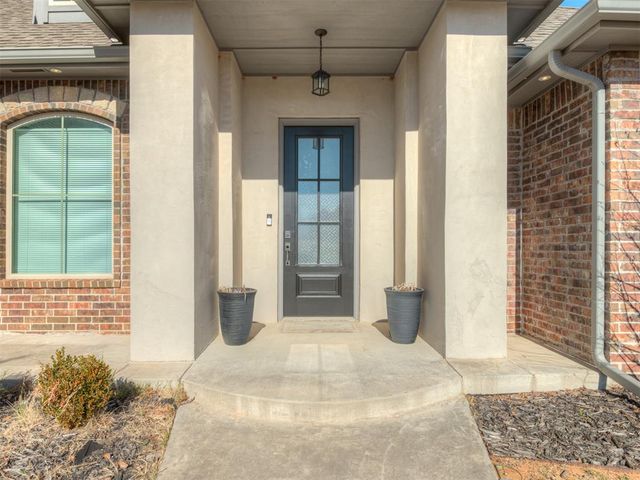 16277 Silver Spring Drive, Choctaw, OK 73020