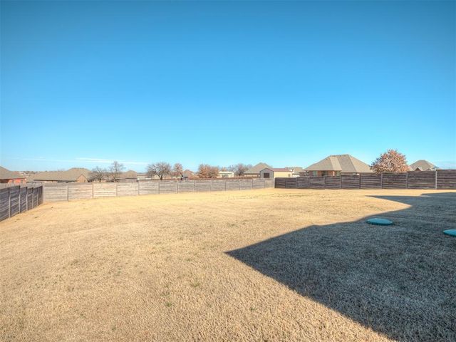 16277 Silver Spring Drive, Choctaw, OK 73020