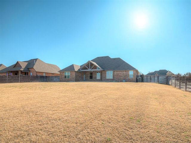 16277 Silver Spring Drive, Choctaw, OK 73020