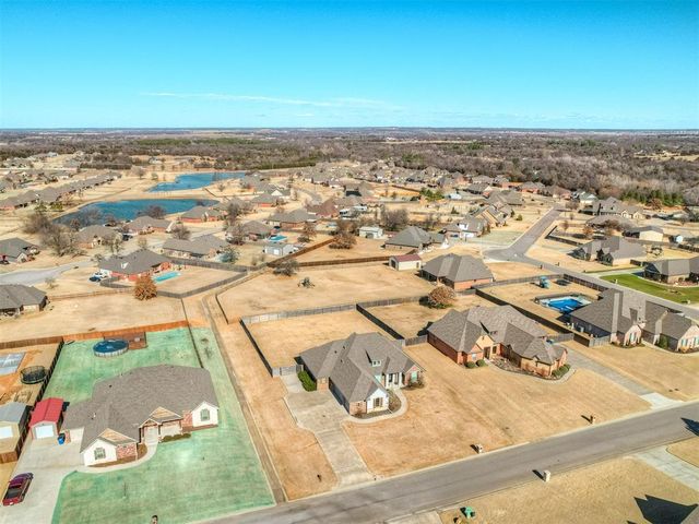 16277 Silver Spring Drive, Choctaw, OK 73020