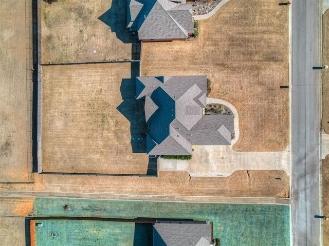 16277 Silver Spring Drive, Choctaw, OK 73020