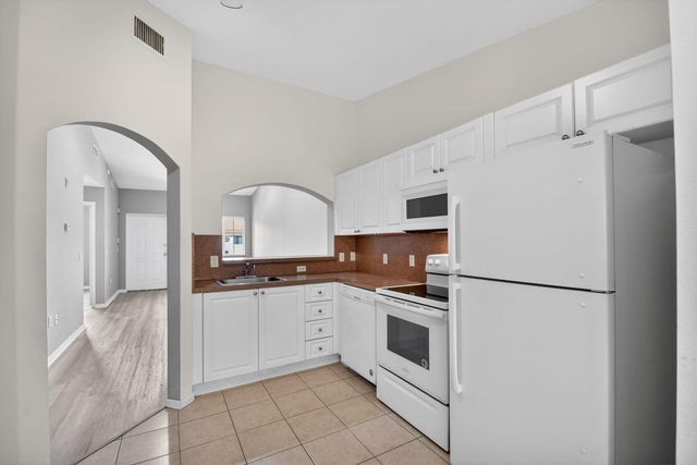 3790 N Jog Road 203, West Palm Beach, FL 33411