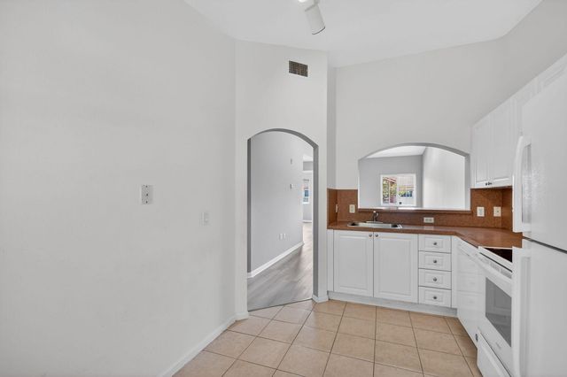 3790 N Jog Road 203, West Palm Beach, FL 33411