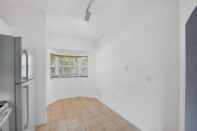 3790 N Jog Road 203, West Palm Beach, FL 33411