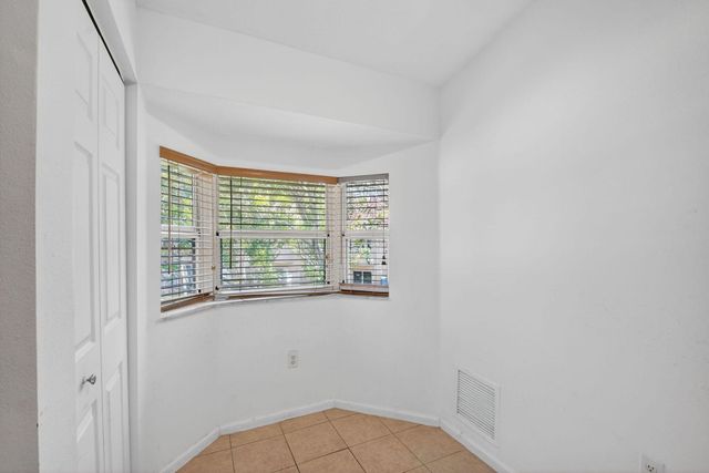 3790 N Jog Road 203, West Palm Beach, FL 33411