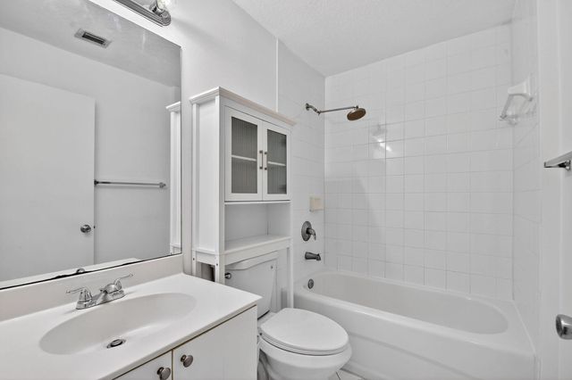 3790 N Jog Road 203, West Palm Beach, FL 33411