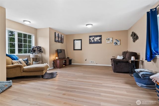 21504 107th Avenue E, Graham, WA 98338