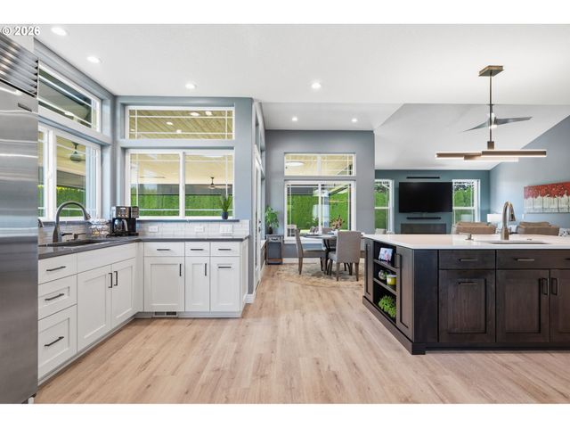 12109 Ne 133RD Ct, Brush Prairie, WA 98606