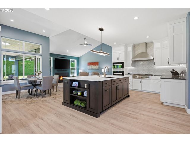 12109 Ne 133RD Ct, Brush Prairie, WA 98606