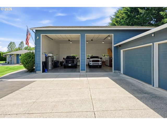 12109 Ne 133RD Ct, Brush Prairie, WA 98606